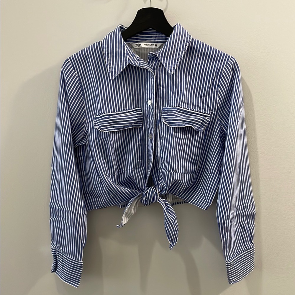 Zara Blue and White Crop Button Down Shirt - Front tie